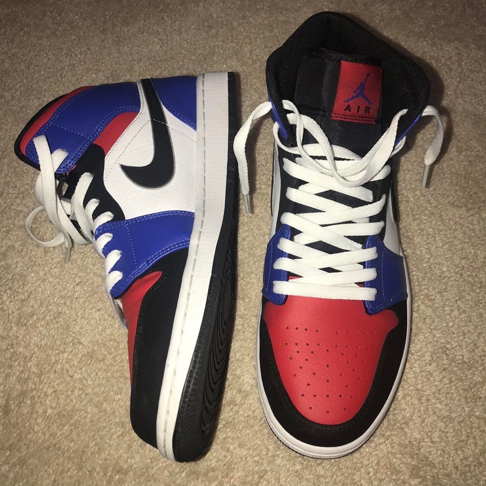 Air Jordan 1 Mid Top Three
